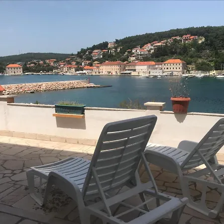 Apartments Peronja Jelsa Seafront Exterior photo