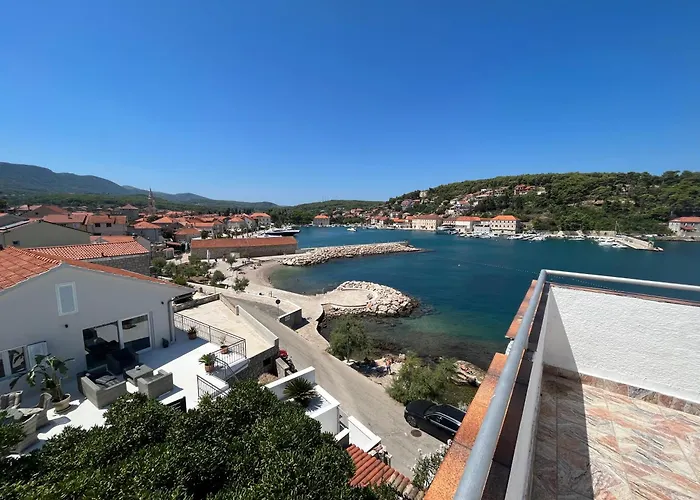 Apartments Peronja Jelsa Seafront