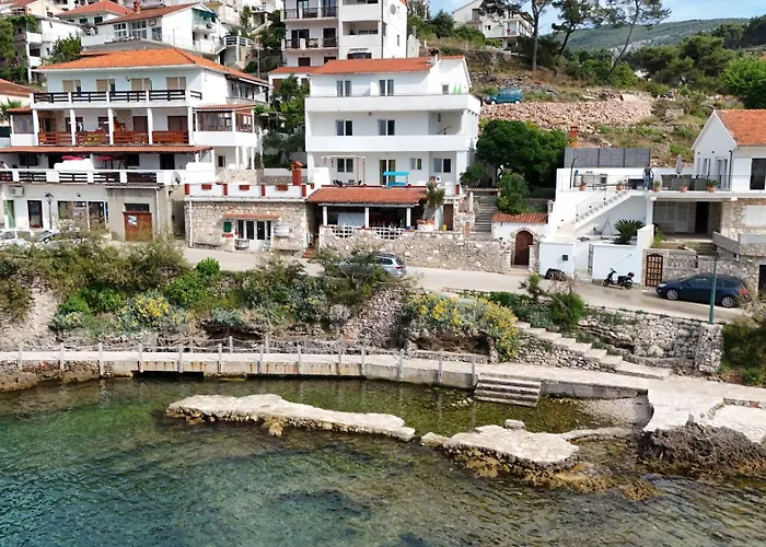 Apartments Peronja Jelsa Seafront