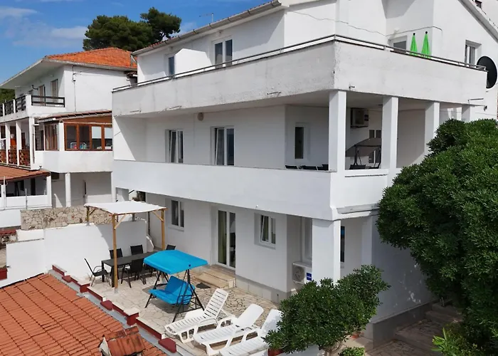 Apartments Peronja Jelsa Seafront