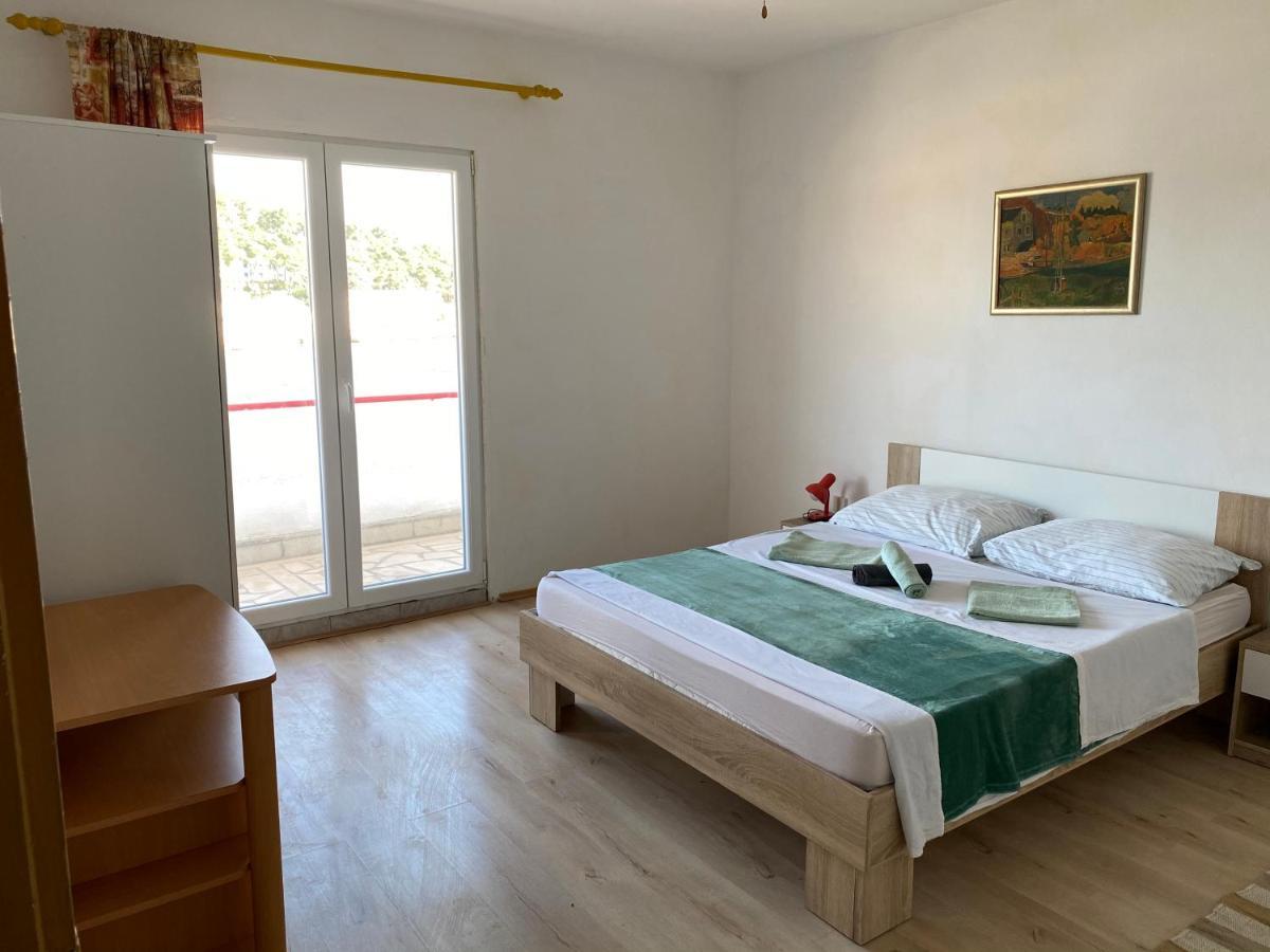 Apartment Peronja Jelsa Seafront