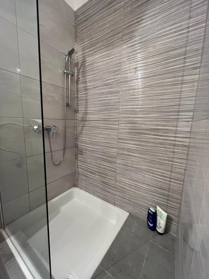 Peronja Jelsa Seafront Apartment