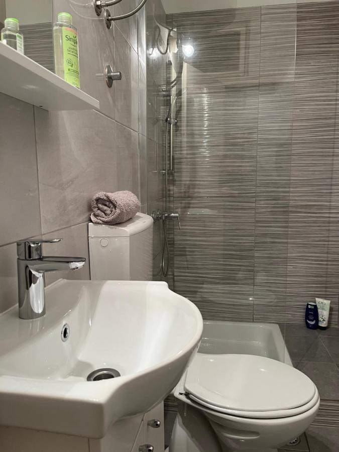 Peronja Jelsa Seafront Apartment