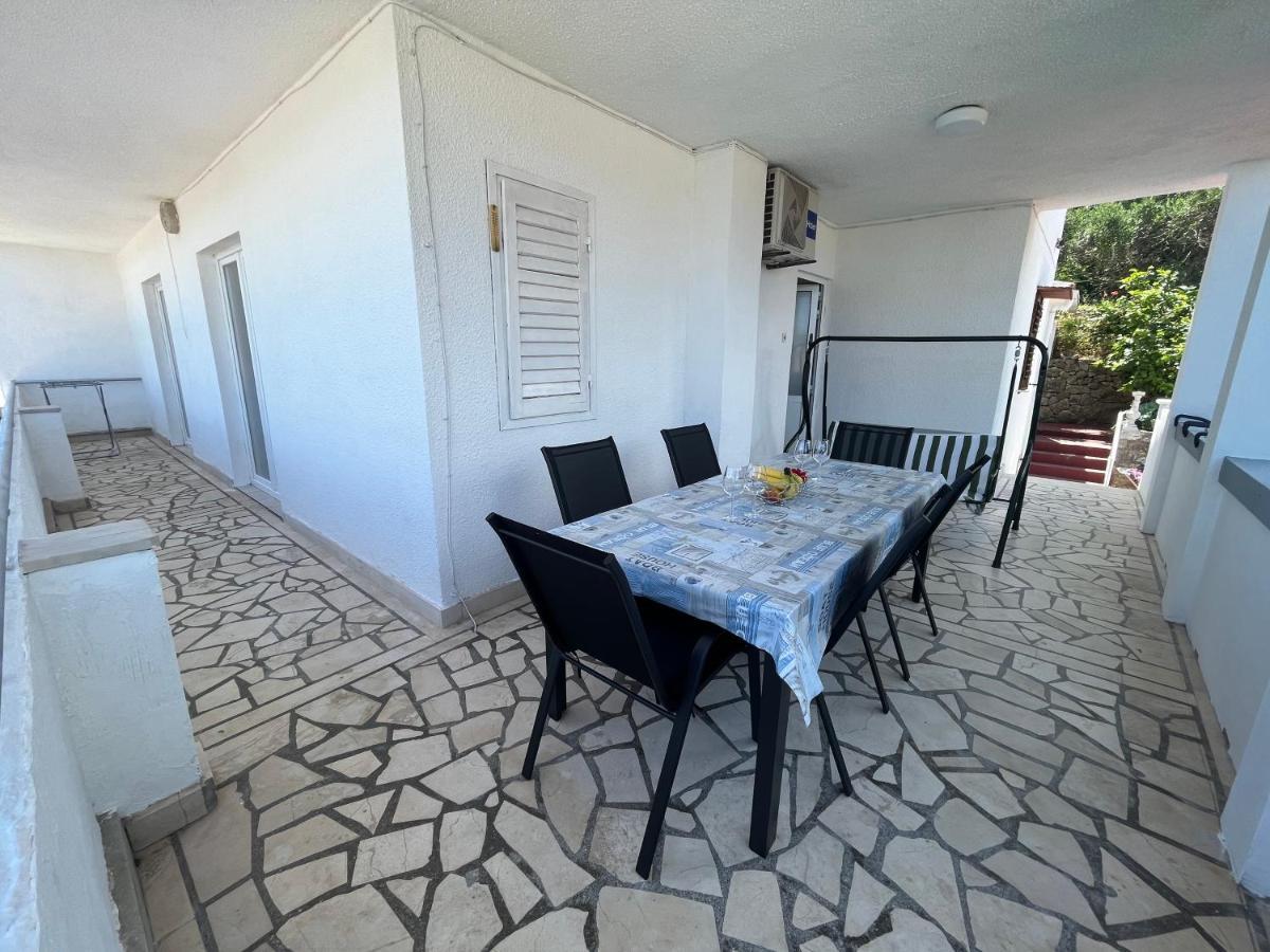 Peronja Jelsa Seafront Apartment *