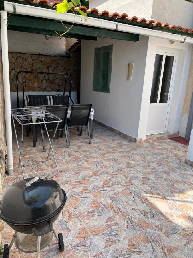 Apartment Peronja Jelsa Seafront *