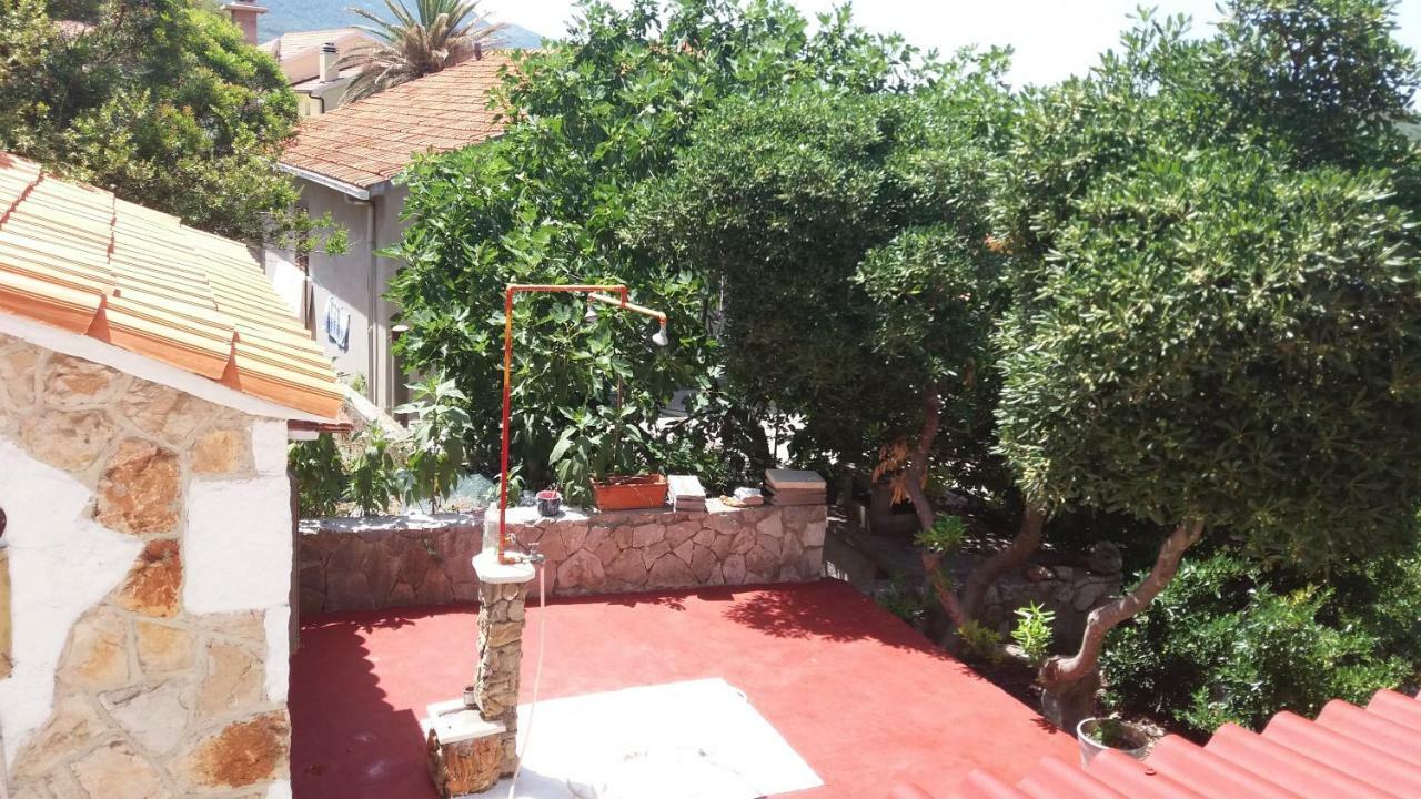 Peronja Jelsa Seafront Apartment
